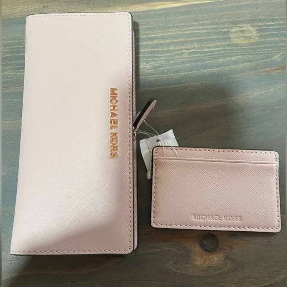 ✨🏷️SALE✨NWT Michael Kors Jet Set Lg Carryall Bifold Wallet w/ Card Case, Blossom - Picture 1 of 12